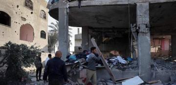 Palestinian PM hands over Gaza reconstruction plan to president 