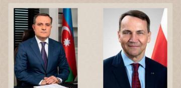 Azerbaijani, Polish FMs hold phone talk 