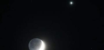 Venus and crescent Moon stun stargazers 