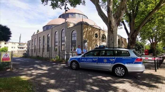 Bomb threat halts Friday prayers at mosque in western Germany 