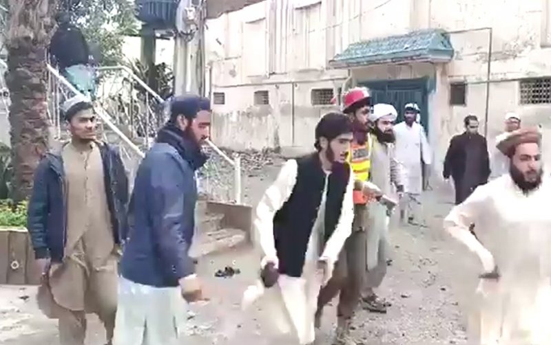 Bomb blast at Pakistan’s Islamic seminary claims at least 6 lives  -UPDATED/VIDEO 