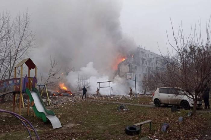 Russian air attack kills 12 in Ukraine, gas infrastructure targeted 