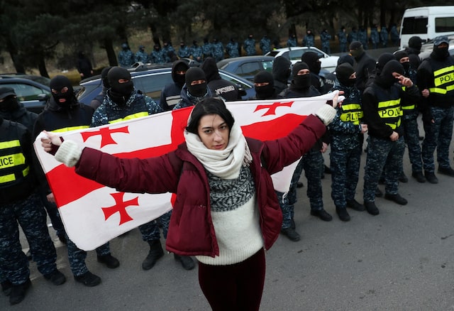 Georgia plans tougher penalties for protesters amid political crisis 