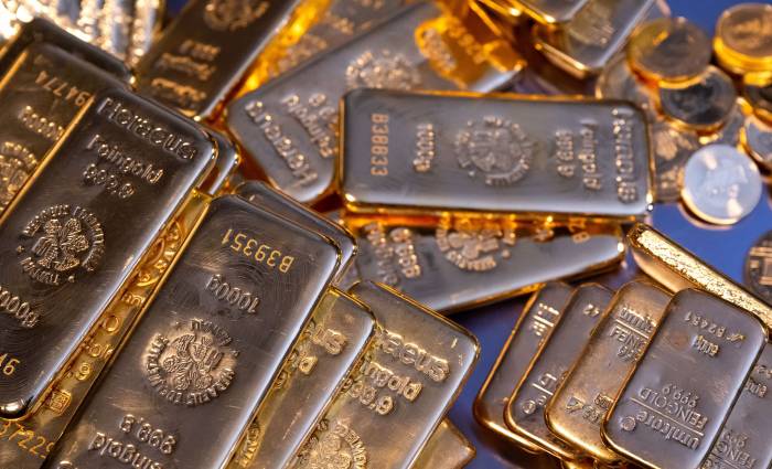 Global gold demand reached record high last year