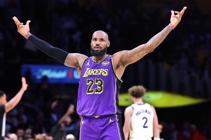 LeBron James leads Lakers to victory over Warriors with 42 points