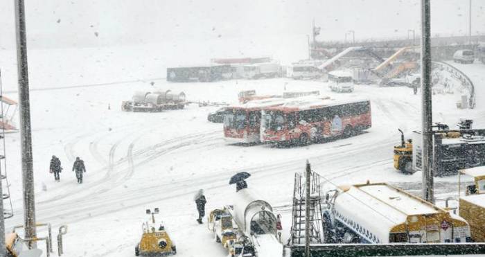Snowstorms disrupt travel at S. Korea’s Jeju Airport, cancel over 100 flights 