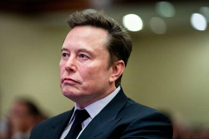 Musk’s fortune drops below $400 billion for the first time in 2025