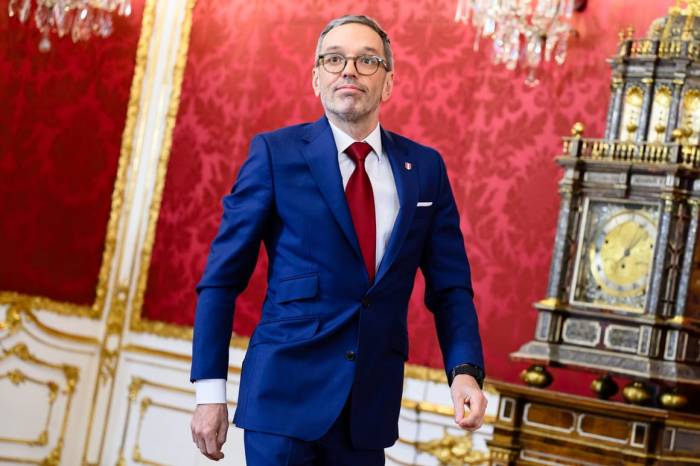 Far-right Austrian party ends coalition government talks 