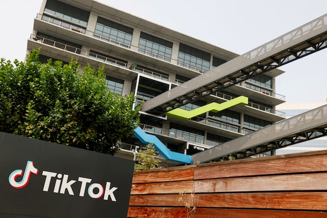 TikTok returns on  Apple,  Google app stores