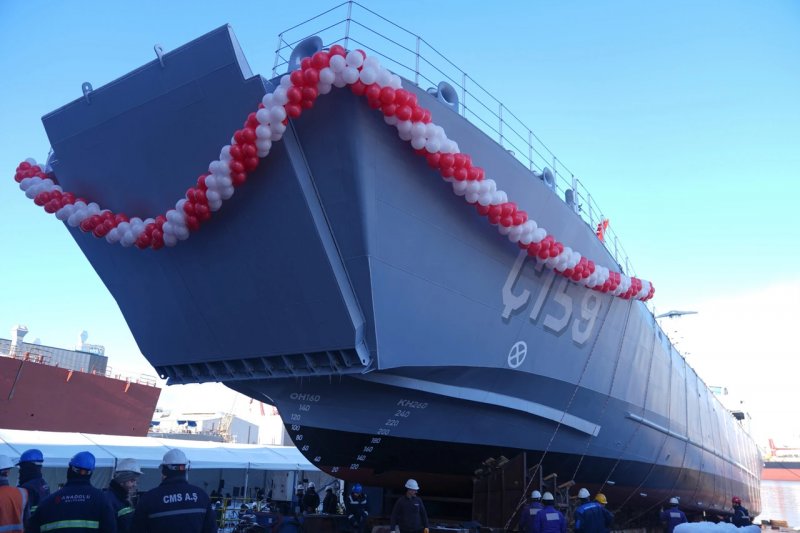 Türkiye launches 1st next-generation amphibious assault ship 