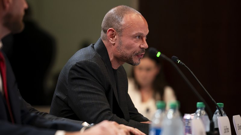 Trump appoints FBI's new deputy director