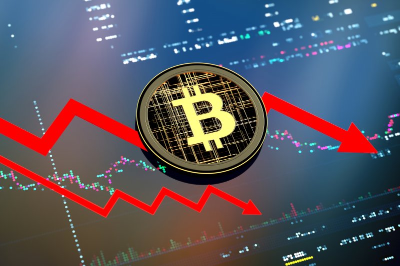 Bitcoin at risk of falling to $70,000 amid ETF outflows 
