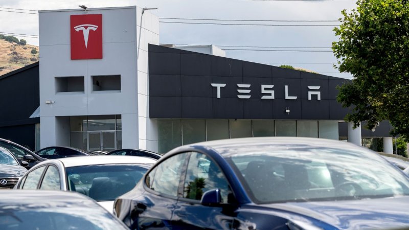 Tesla faces major sales drop in Europe
