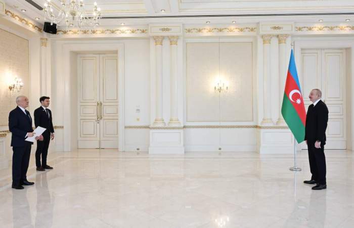 Azerbaijan’s president receives credentials of incoming Paraguayan ambassador 