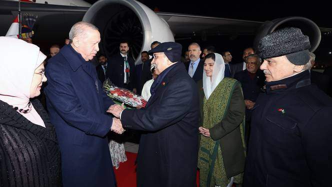 Erdogan visits Pakistan to boost trade and strengthen ties 