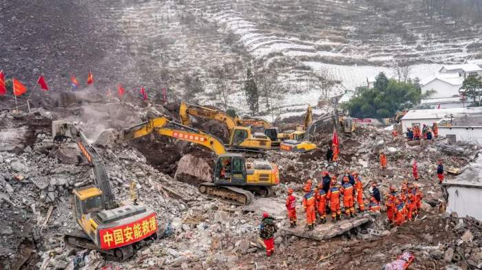 10 dead, 19 missing after landslide in SW China 