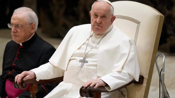 Vatican announces Pope Francis' health has improved 
