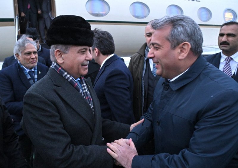 News about - Pakistan's Prime Minister Muhammad Shehbaz Sharif arrives in Azerbaijan for an official state visit  -PHOTO 