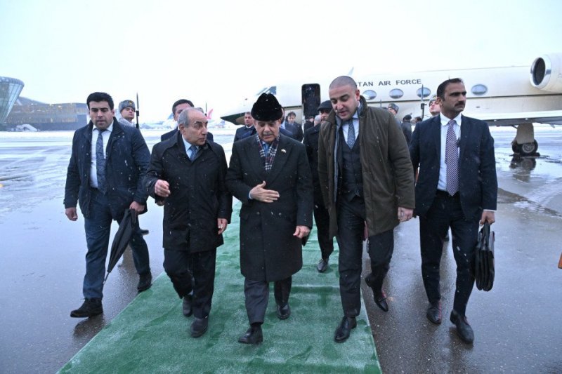 News about - Pakistan's Prime Minister Muhammad Shehbaz Sharif arrives in Azerbaijan for an official state visit  -PHOTO 