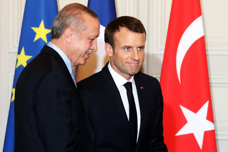Turkish leader offers to mediate Ukraine negotiations to French counterpart