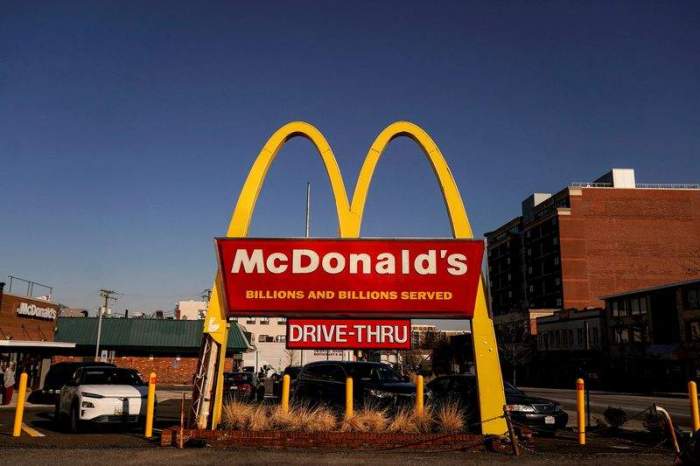 McDonald's settles lawsuit challenging Latino scholarship program 
