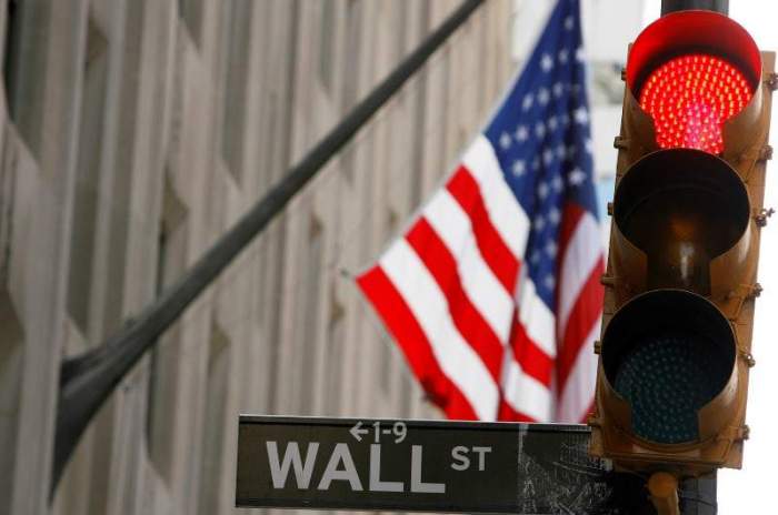 U.S. stocks sharply lower on Trump tariffs; auto sector hit hard 