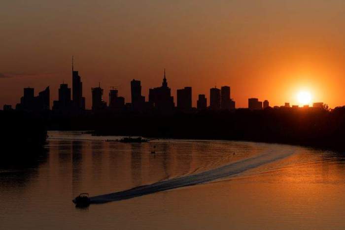 Poland needs to cut spending and raise taxes, OECD says 