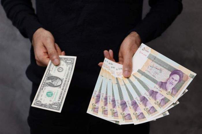 Iran currency plunges to record lows amid escalating U.S. tensions 