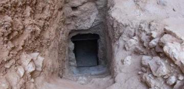 Egypt announces first discovery of pharaoh's tomb  since Tutankhamun's 