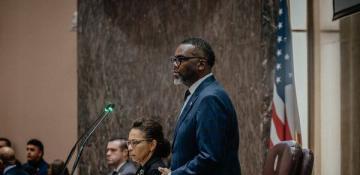 Trump administration files lawsuit against Chicago over 'sanctuary city' laws 