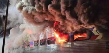 Passenger train catches fire in southeastern Pennsylvania, 350 passengers evacuated -  VIDEO 