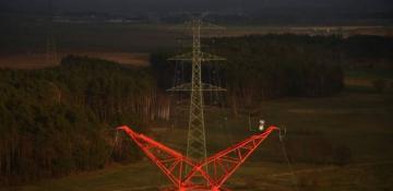 Baltic nations cut ties to Russian power grid, prepare to link with EU 