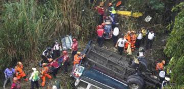 At least 31 dead after bus plunges into ravine in Guatemala 