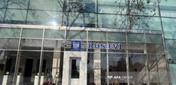 Signs from ‘Russia House’ in Baku being removed 