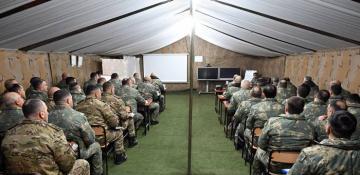 Azerbaijani defense minister observes Land Forces' command-staff exercise 