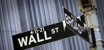 US stock futures rise slightly amid tariff, rate uncertainty 