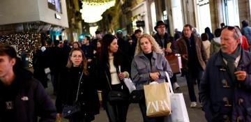 Italy business morale weakens in February but consumers more upbeat 