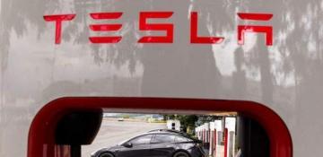 Oppenheimer sees increasing risks for Tesla 'as EV and AV competition intensifies' 