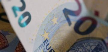 Euro subdued amid Ukraine peace talks developments, U.S. tariff worries 