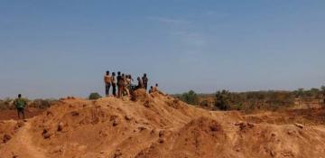 Gold mine collapse in western Mali kills 48  -VIDEO 