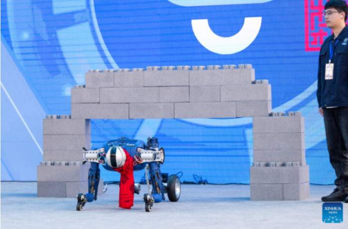 Wuhan displayed humanoid robots of Chucai series (PHOTO) 