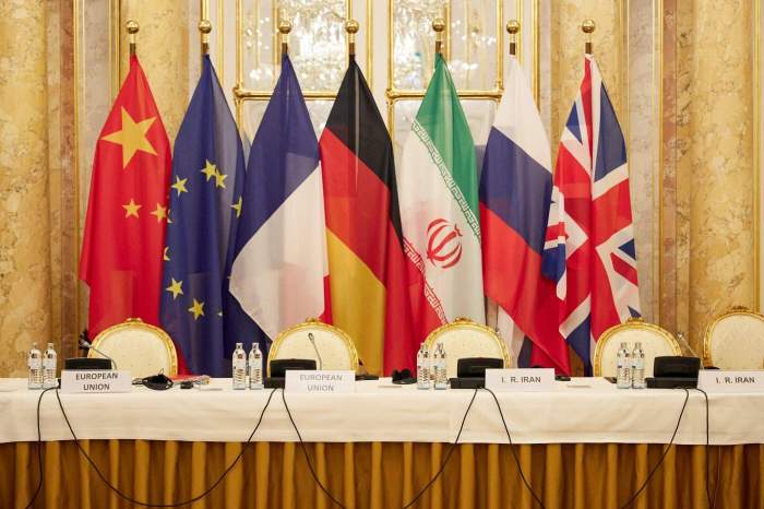 Iran ready to resume talks with European Troika 