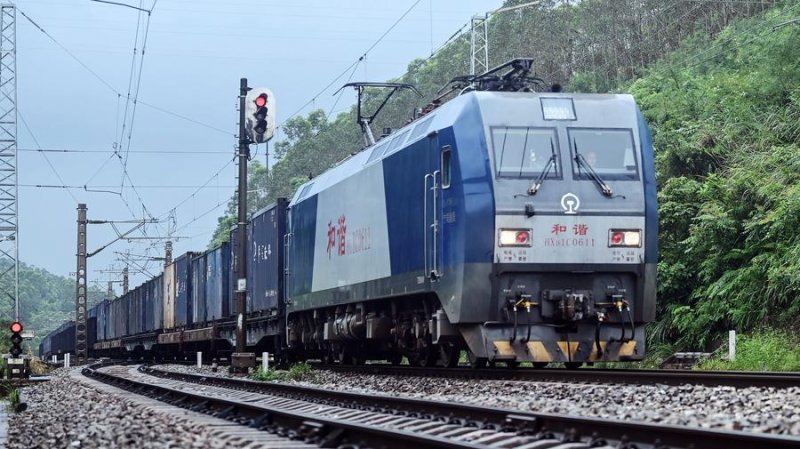 China's landmark trade corridor sees surge in goods transport 