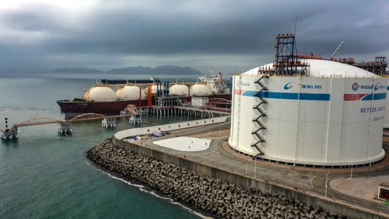 China's LNG imports hit five-year low as demand weakens