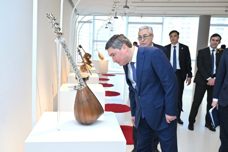 2025/03/17410-13928113464.jpg + Kazakh Prime Minister visits Heydar Aliyev Center in Baku News about - Kazakh Prime Minister visits Heydar Aliyev Center in Baku