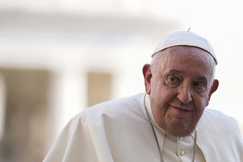 Pope Francis experiences another breathing crisis 