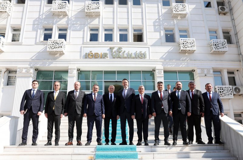 Azerbaijan, Turkish ministers to attend Igdir-Nakhchivan gas pipeline commissioning ceremony