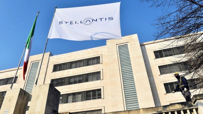 Stellantis pledges to boost US car production, thanks Trump for tariff relief