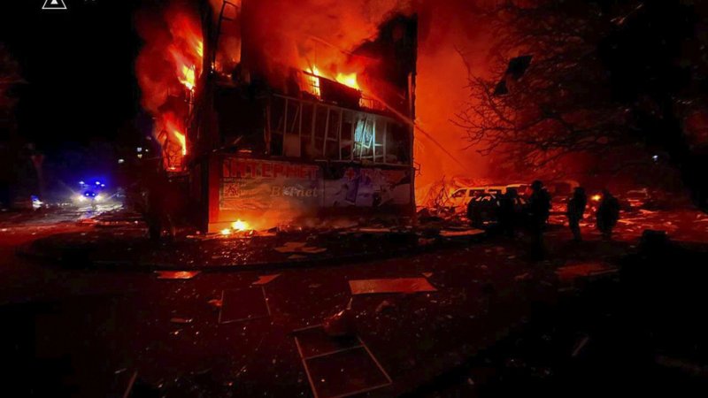 Russian strikes on eastern Ukraine cities kill at least 14 