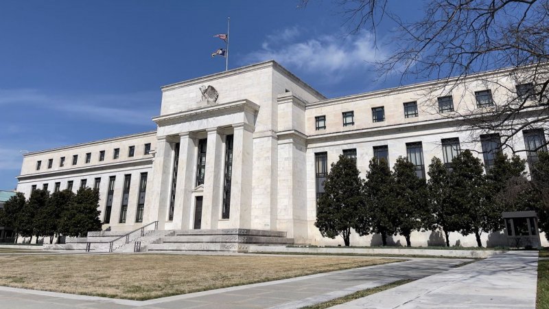 Traders expect Fed to resume rate cuts in June
